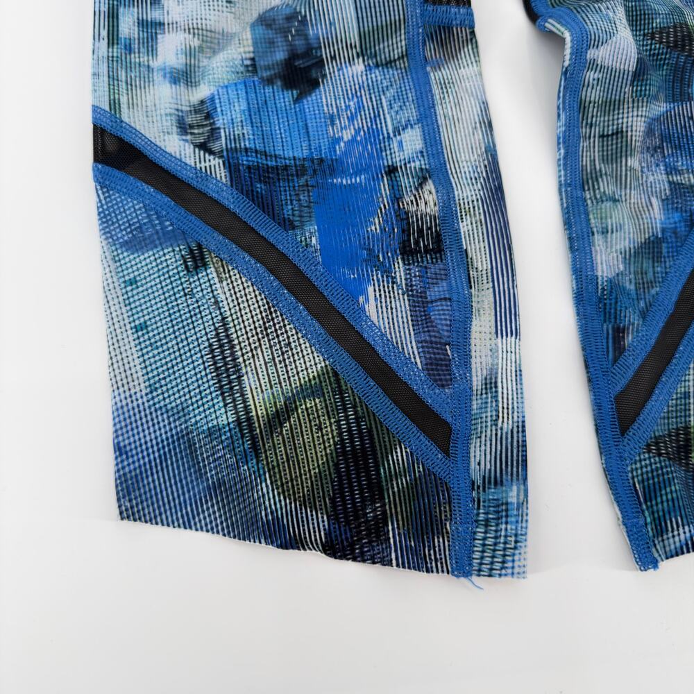 Lululemon Blue Abstract Print Cropped Leggings - Size 6 - Picture 2 of 7